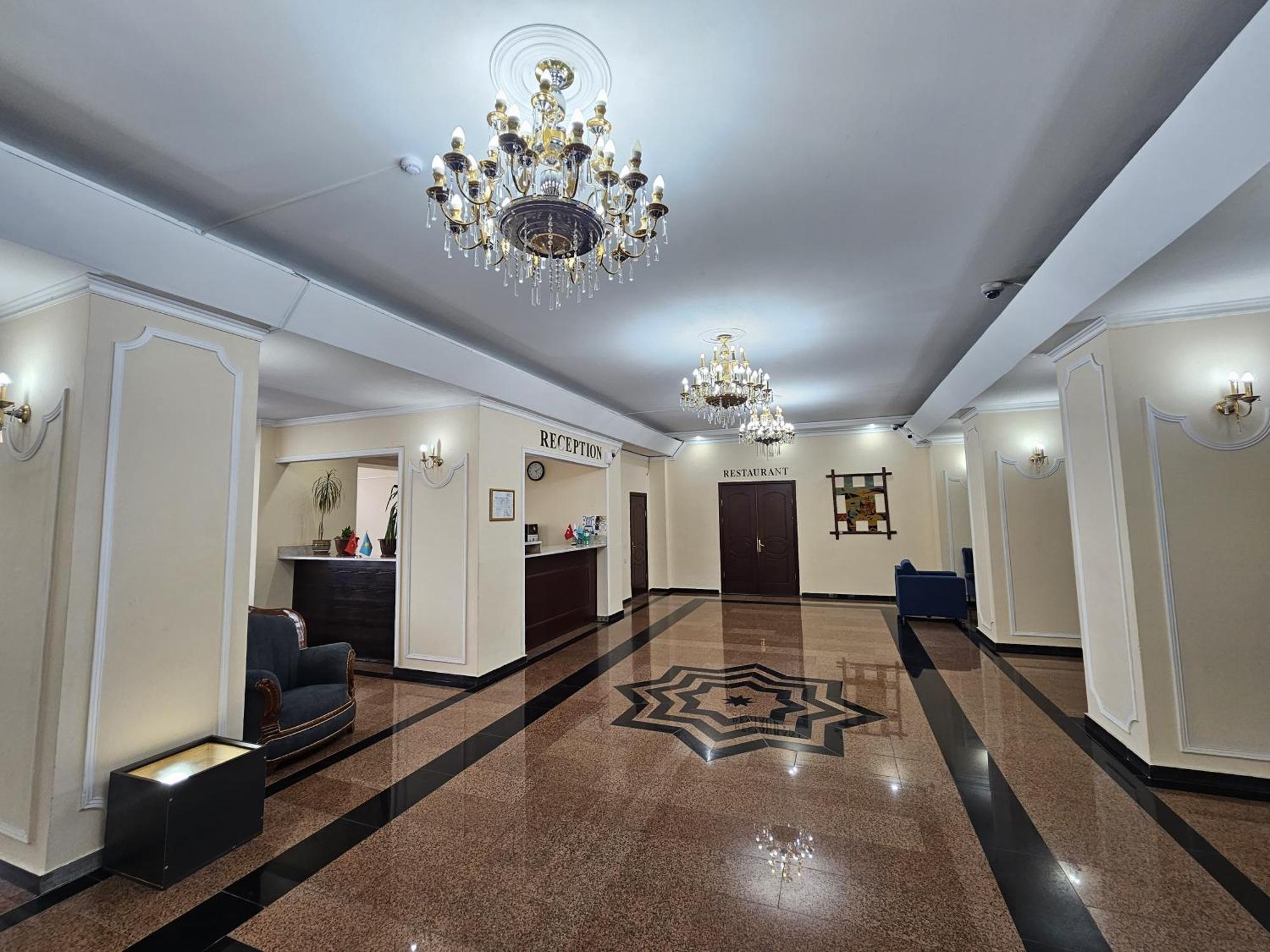 Yassy Hotel, Turkistan Exterior foto